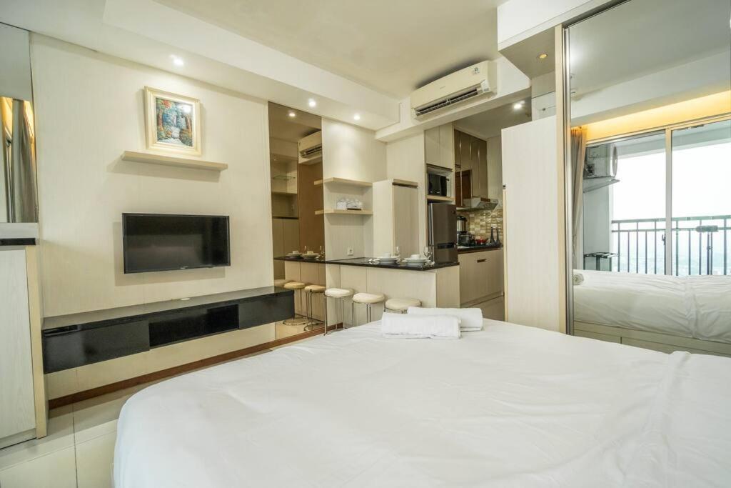Modern & Comfy In Jakarta, Scbd Appartement